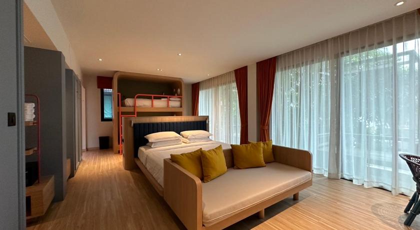Image of Family Room 0