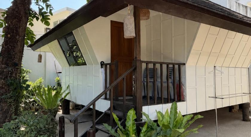 Image of Bungalow Hut 15