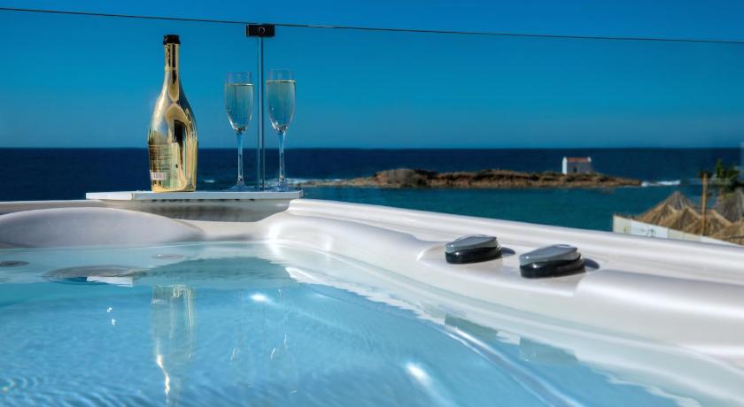 Image of Superior Sandy Suite with Sea View and Hot Tub - Annex 11