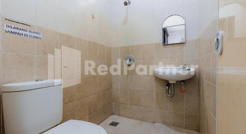 Karawaci Taman Permata Tiga Mitra RedDoorz - image 12