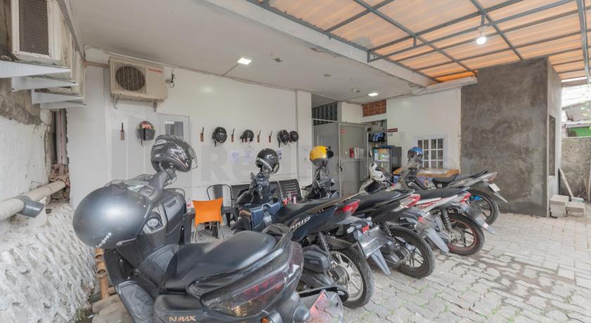 Adam Guesthouse Mitra RedDoorz - image 13