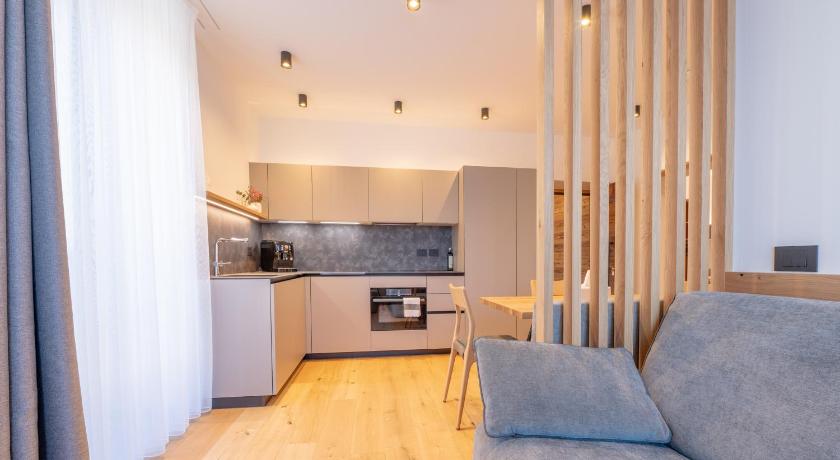 Sofia Apartments - Deluxe Mountain View
