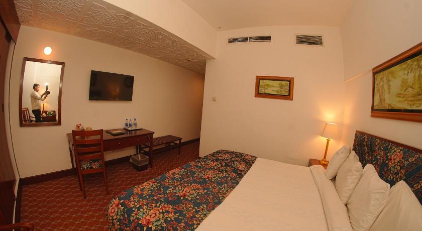 Image of Executive Suite 15