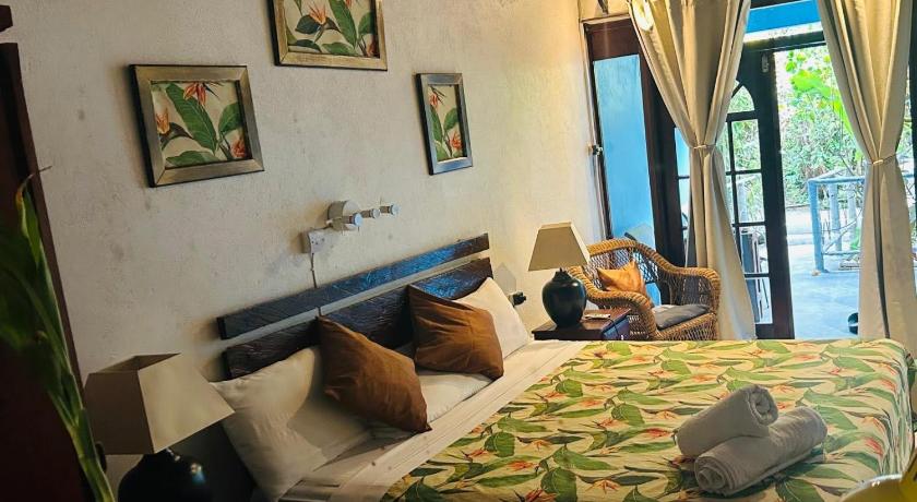 Image of Semi deluxe room with AC garden or mountain view 7