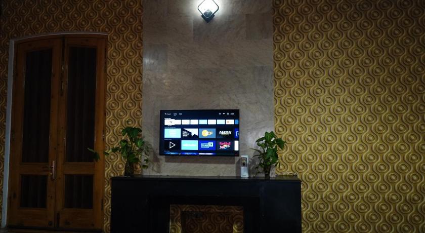 Royal Luxury Hotel Lahore - image 5