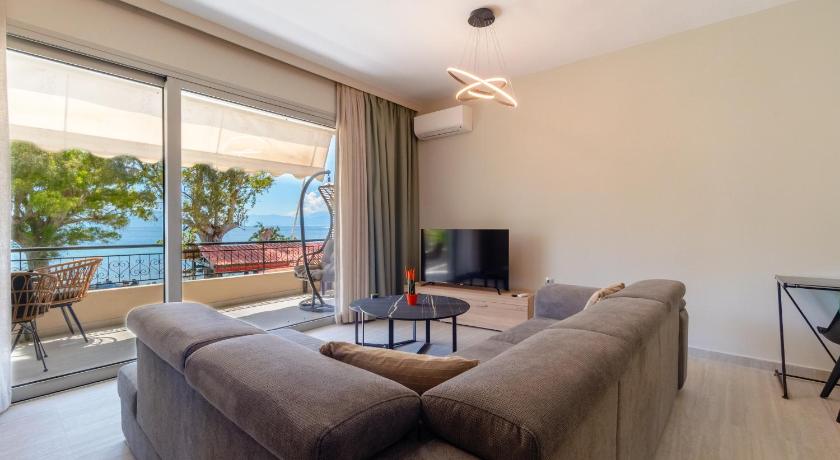 Image of Deluxe Suite with Sea View 0