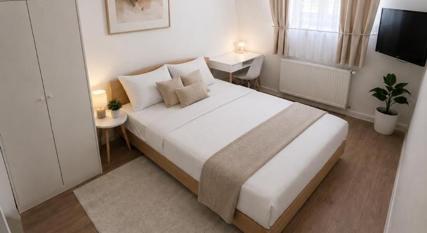 Image of Single Room with Private Bathroom 0
