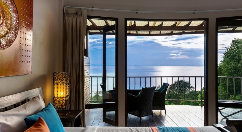 Image of Corner Suite Sea View 0