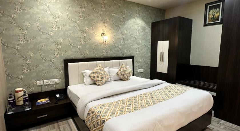 Hotel Royal Ambience – Varanasi, VA