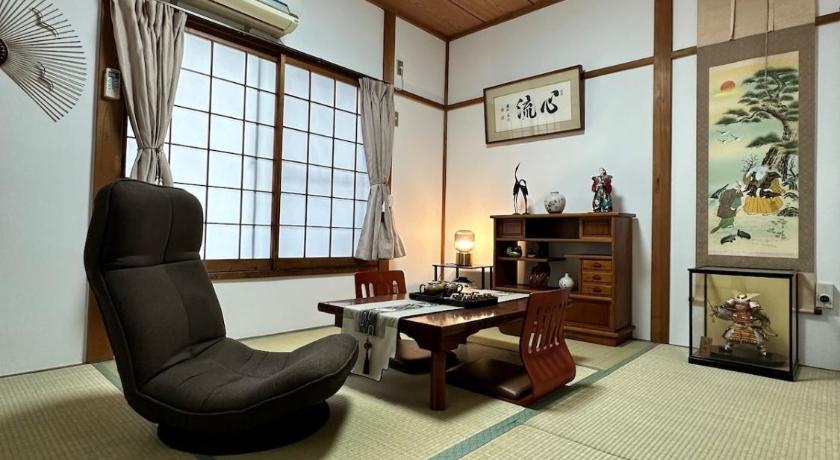 まるで日本のアニメに出てくるような和風一軒家 天下茶屋駅徒歩5分 なんば直通