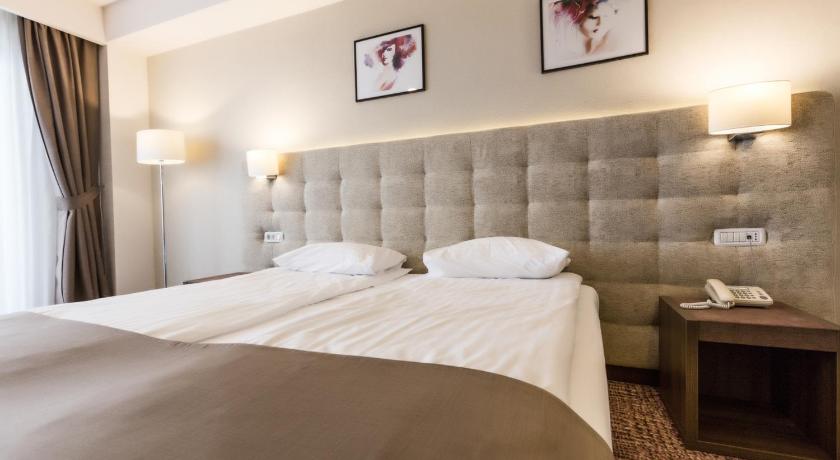 Grand Hotel Belvedere photo