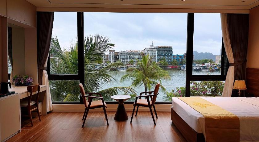 Serene Hotel - image 7