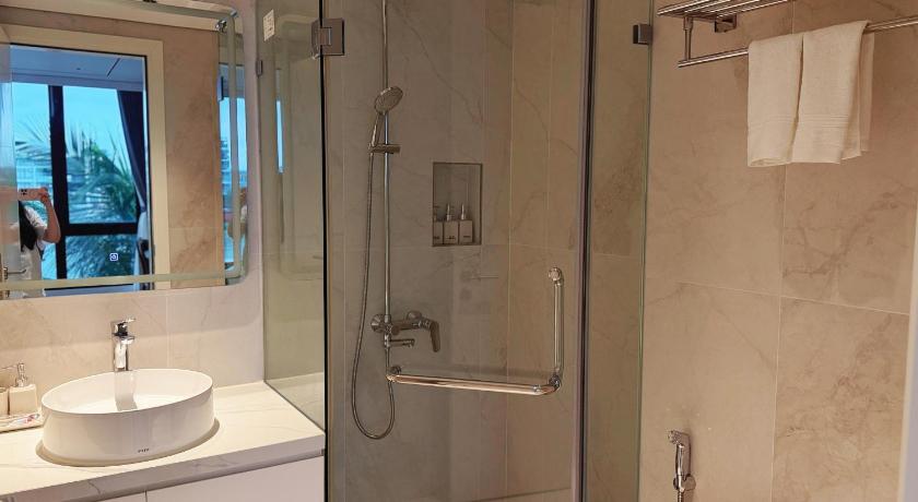 Serene Hotel - image 3
