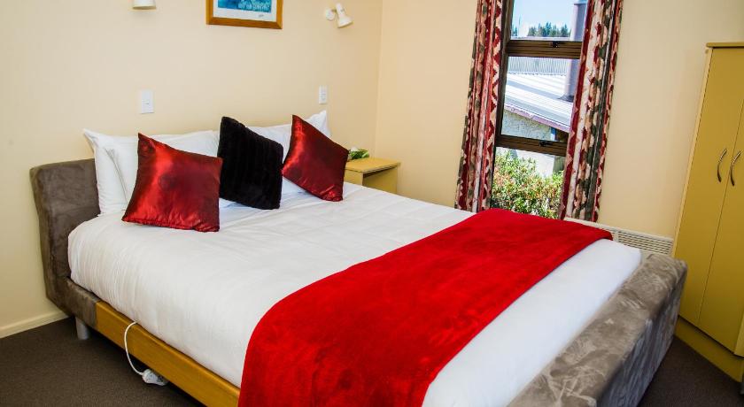 Image of King/Twin Lake View  (One Bedroom unit) 5