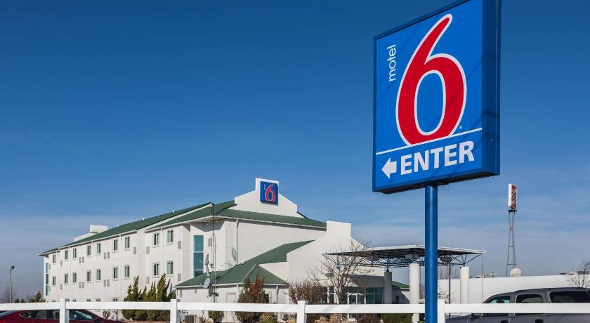 Motel 6-Dale, IN