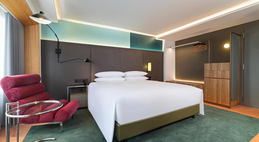 Image of Premier Room 3