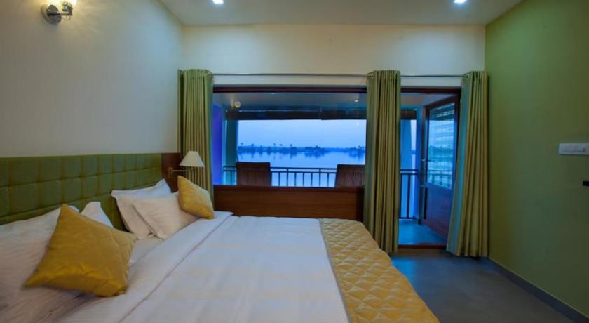 Mira's PMC Lakeshore Resort - image 11