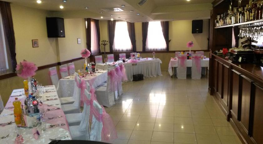 Hotel Iris photo