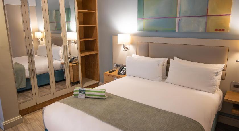 Image of King Suite 6