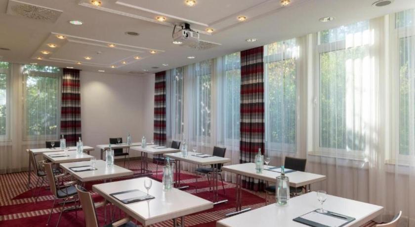 Holiday Inn Frankfurt Airport - Neu-Isenburg an IHG Hotel - image 28