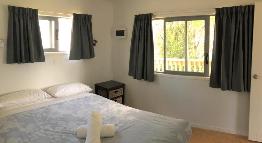 Image of 1 Bedroom Bungalow 8