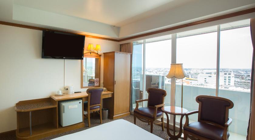 Image of Executive Double 4