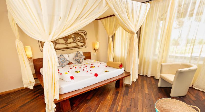 รูปของสวีท เตียงคิงไซส์ วิวทะเลบางส่วน (Partial Sea View Suite King) 7