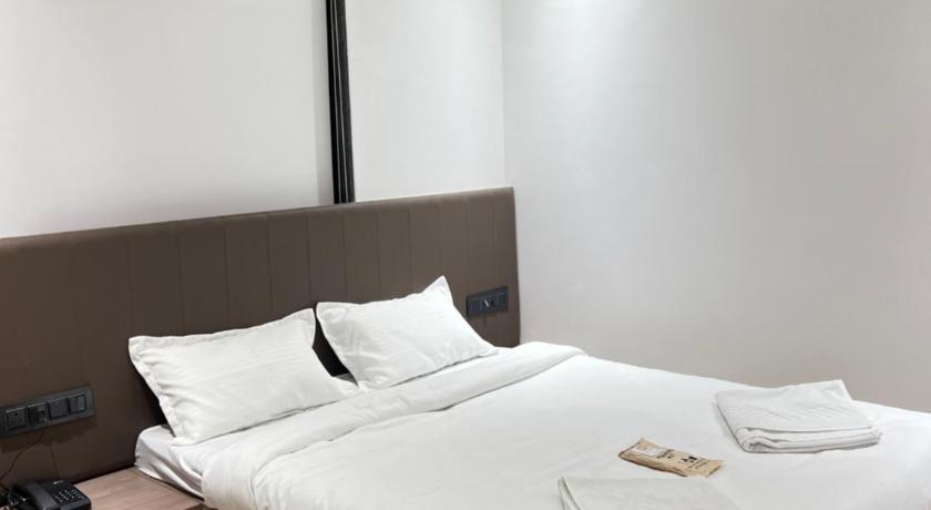 Hotel Grand Madhuram - image 12