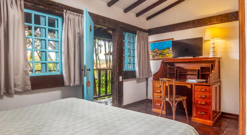 Image of Suite with Garden View 7