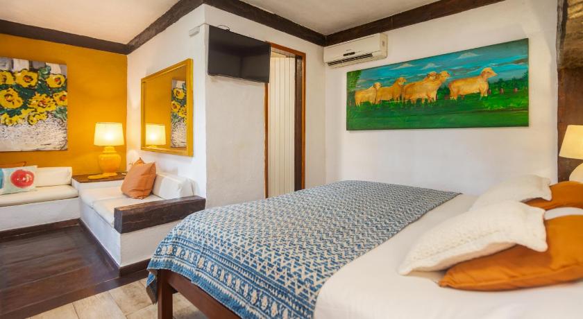 Image of Suite with Garden View 4