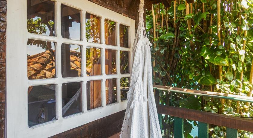 Image of Suite with Garden View 13