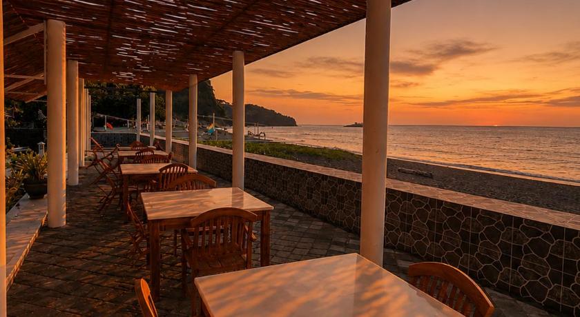 Tampilan Bugbug Beach Resort