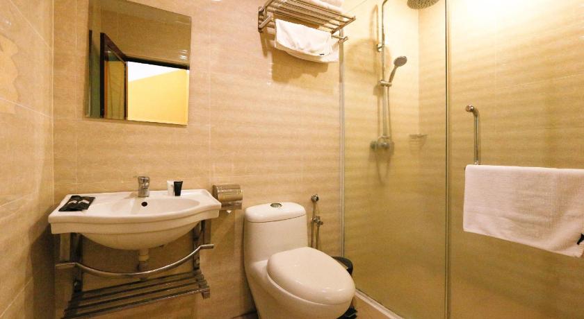 Image of Deluxe King Room 2