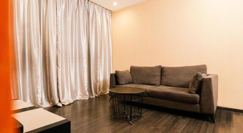 Image of Deluxe Family Suite 11