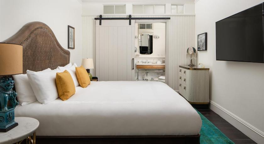 Image of Studio Suite 1