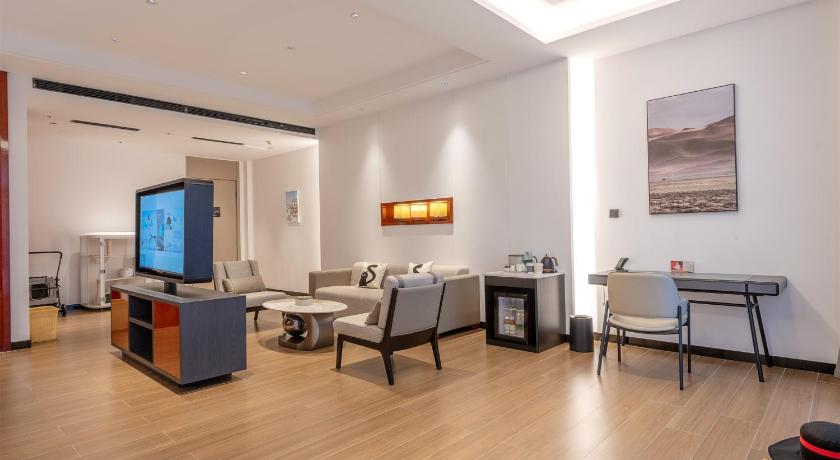 Imagen de Pet Friendly Theme Suite - Exclusive for Cats 5