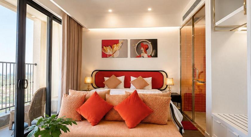 Studio Có Ban Công (Studio with Balcony)