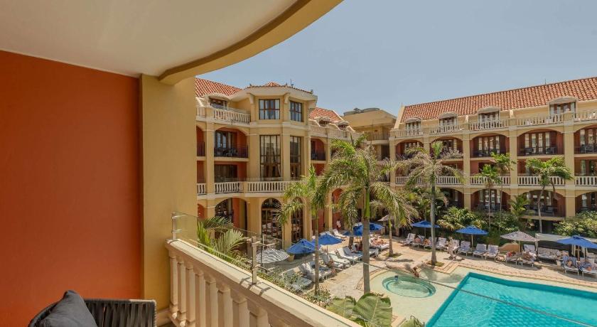 รูปของSuperior King Room with Balcony and Pool View 1