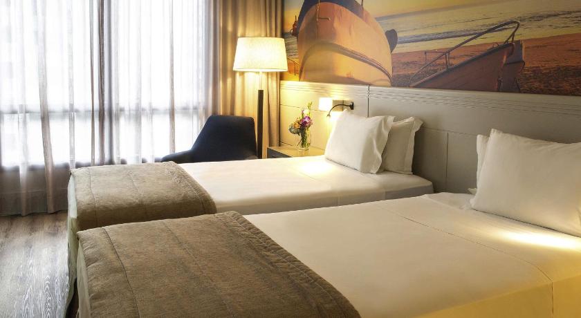 Image of Standard 2 Single beds 1