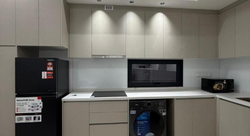Dream House At Skyline - image 12