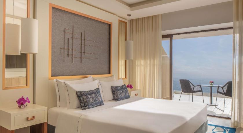 Image of Deluxe Ocean View with Terrace (2 adults + 1 child) 0
