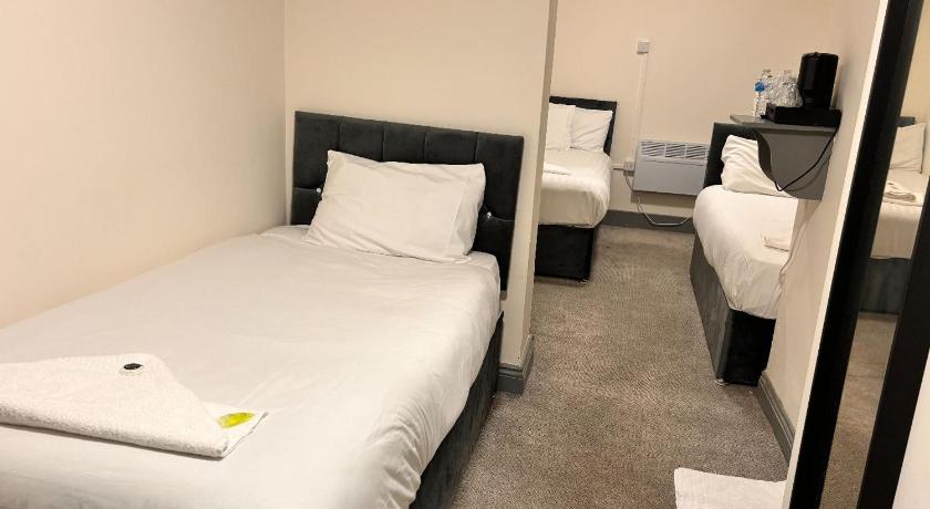 18 Budget Inn - image 6