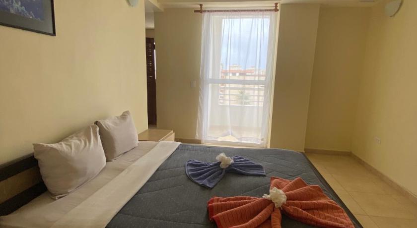 Image of Apartment with Balcony 8