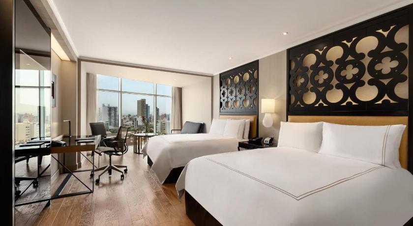 Image of 2 Queen Beds Executive Floor 0