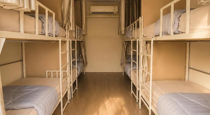 Image of Bed in 8-Bed Mixed Dormitory Room 0