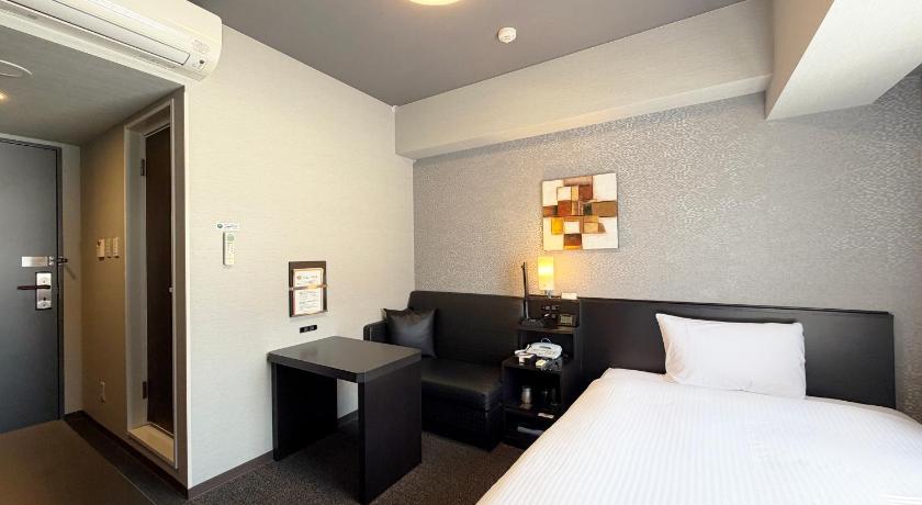 Image of Single Room - Smoking Heated Tobacco Only 1