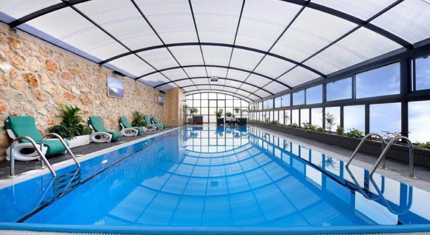 Achuza Bamarom — Hotel in Safed