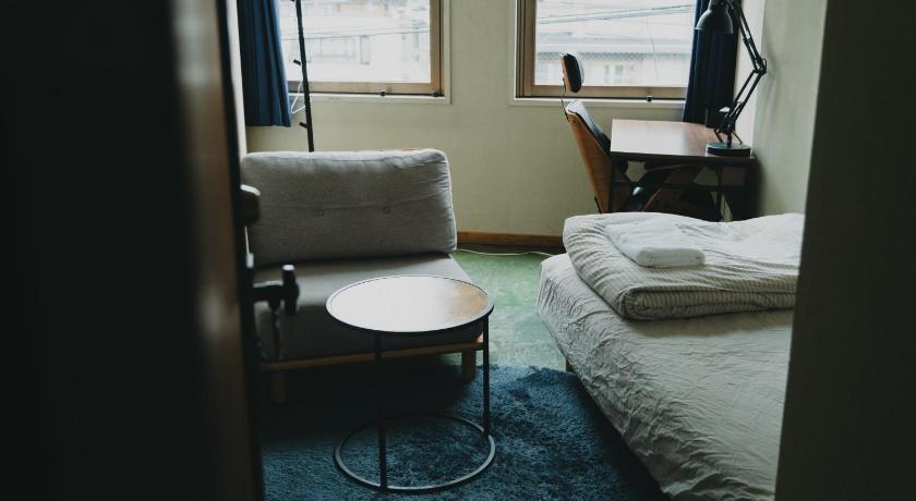 Image of Single Room 0