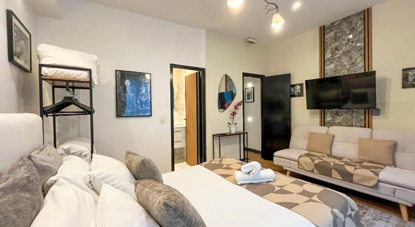 Image of Apartment 21