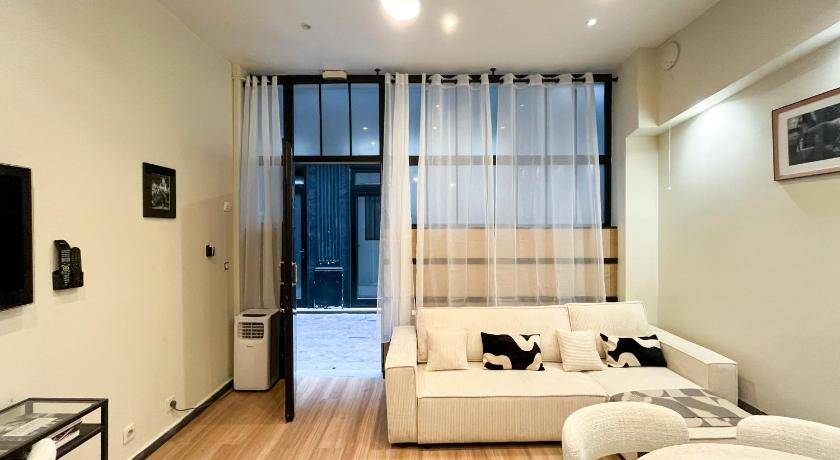 Image of Apartment 35